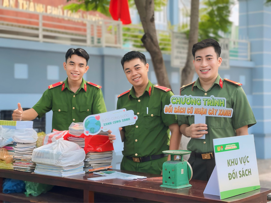 Lực lượng đoàn viên cùng tham gia chương trình.