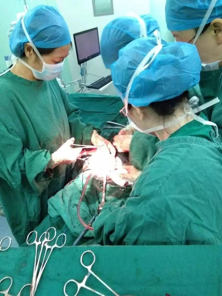Tùy thuộc vào tình trạng của mẹ và thai nhi, bác sĩ sẽ đưa ra giờ sinh mổ thích hợp. Tùy thuộc vào tình trạng của mẹ và thai nhi, bác sĩ sẽ đưa ra giờ sinh mổ thích hợp.