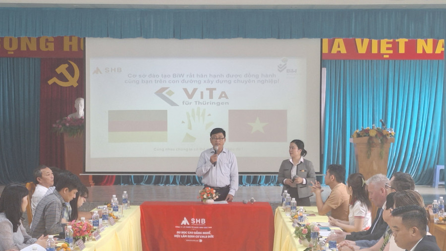 Ông Nguyễn Quốc Khanh - Phó Giám đốc Sở GD&amp;ĐT An Giang phát biểu tại Hội thảo.