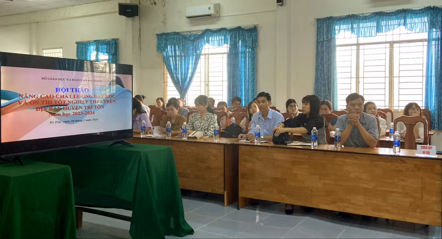 Đại biểu tham dự Hội thảo. Đại biểu tham dự Hội thảo.