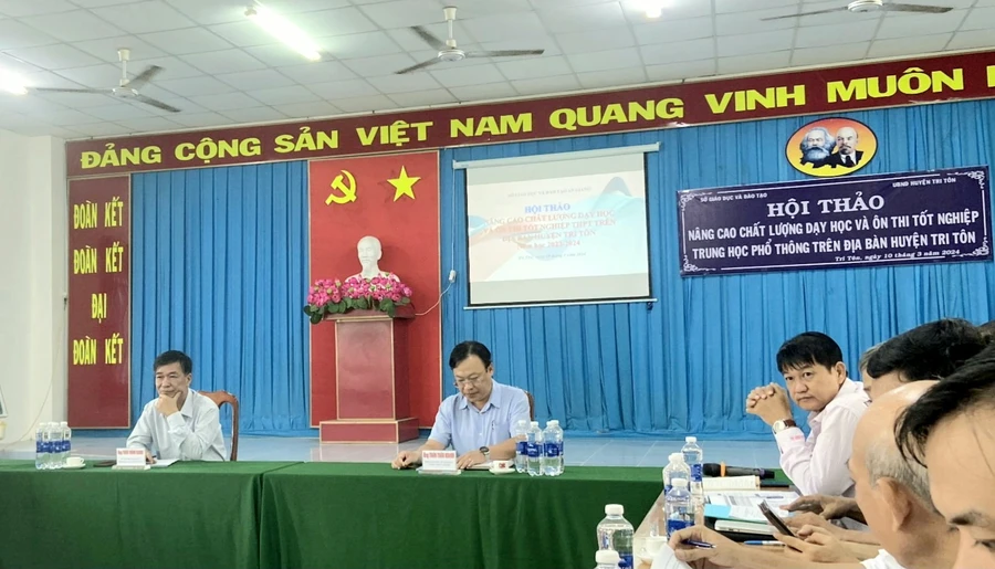 An Giang tổ chức Hội thảo nâng cao chất lượng ôn thi tốt nghiệp THPT năm 2024.