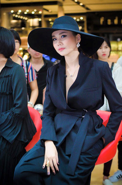 Bộ sưu tập hoa tai 