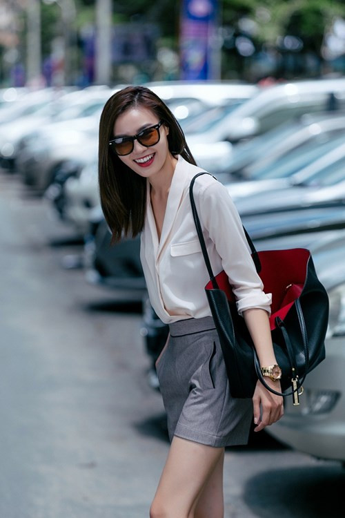 Lan Ngọc khoe chân dài miên man trên phố - ảnh 14