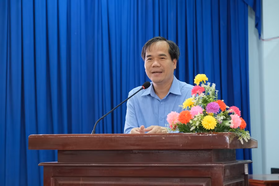 Ông Nguyễn Phúc Tăng, Phó Giám đốc Sở GD&amp;ĐT TP Cần Thơ phát biểu tại buổi tập huấn.