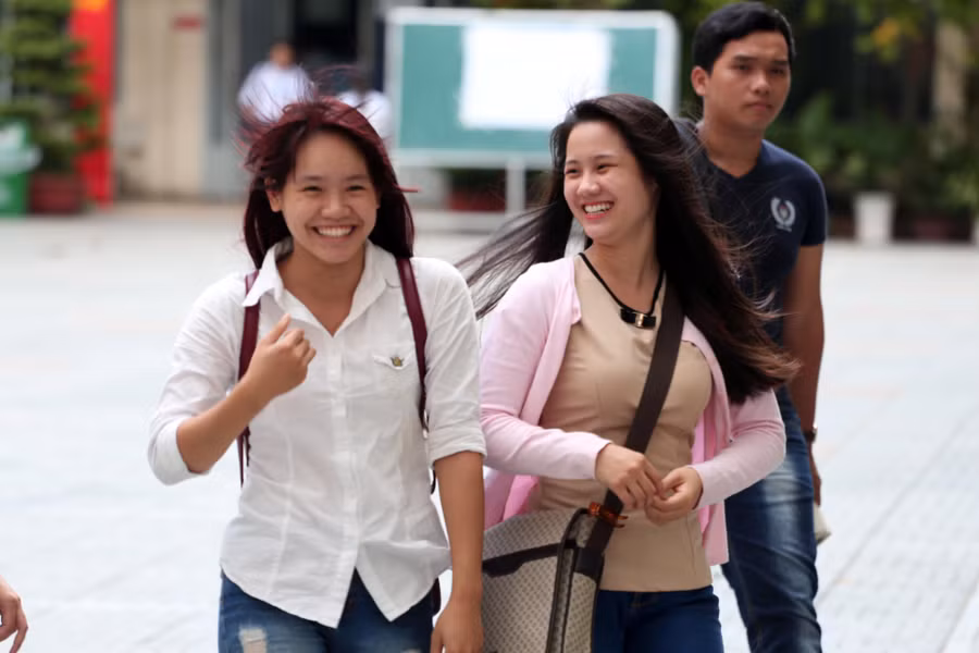 Niềm vui sau giờ thi