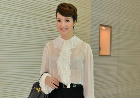 Trẻ quên tuổi với bí quyết của mỹ nhân U50 showbiz Việt