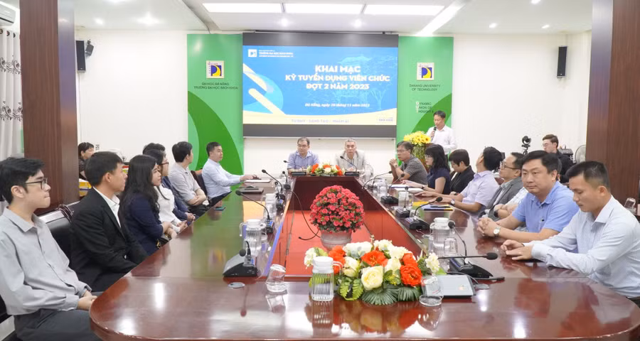 Trường ĐH Bách khoa, ĐH Đà Nẵng khai mạc Hội đồng tuyển dụng viên chức đợt 2, năm 2023. Ảnh: NTCC