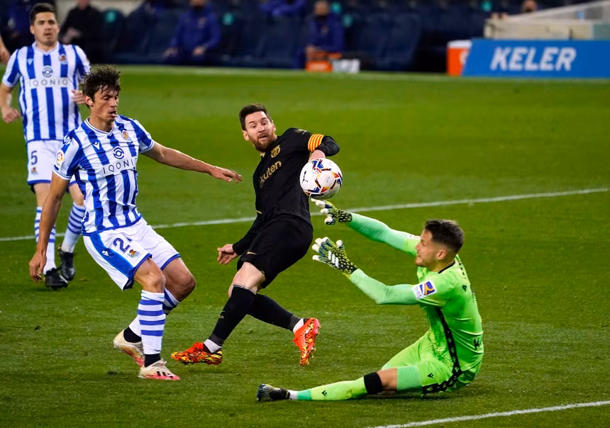 Barca chưa dám làm quen với cuộc sống không có Messi. Ảnh: Reuters.