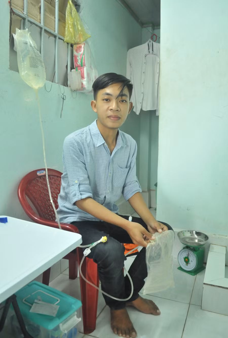 Na đang tự thay dịch