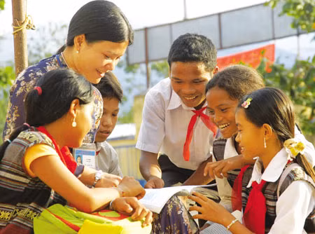 Để rèn học sinh nội trú tính tự lập