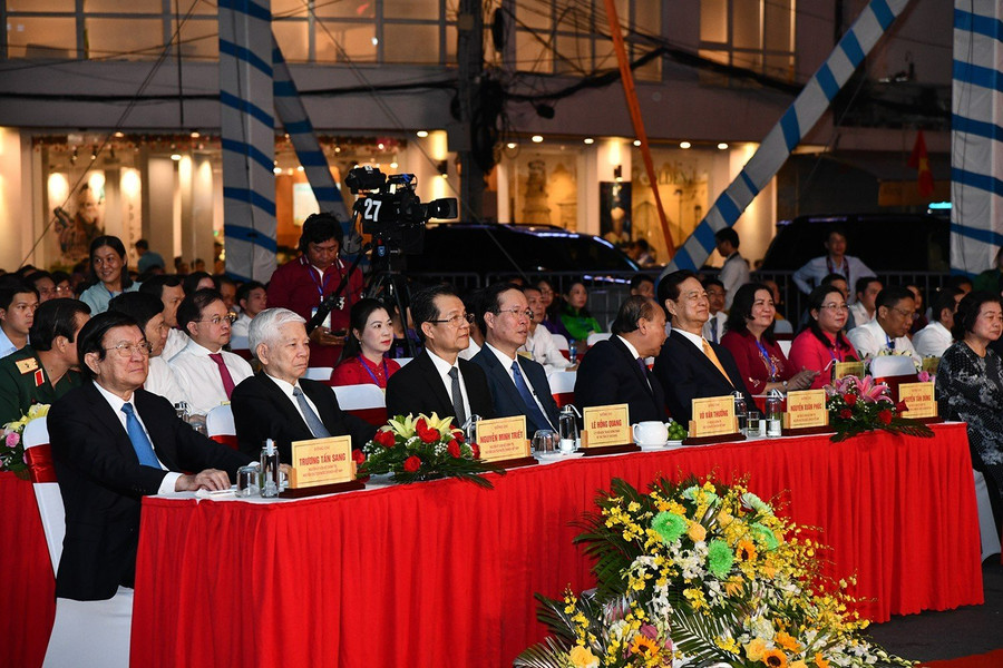 Đại biểu tham dự buổi lễ. Đại biểu tham dự buổi lễ.