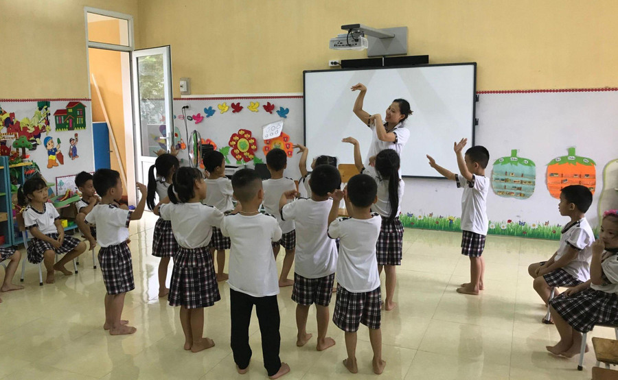 Cô trò Trường Mầm non xã Báo Đáp, huyện Trấn Yên, tỉnh Yên Bái.