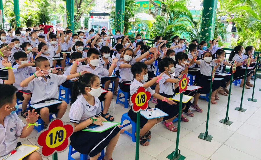 Năm học 2022 – 2023, học sinh Trường Tiểu học Núi Thành (quận Hải Châu, TP Đà Nẵng) sẽ chỉ học 9 buổi/tuần thay vì 10 buổi như trước đây. Năm học 2022 – 2023, học sinh Trường Tiểu học Núi Thành (quận Hải Châu, TP Đà Nẵng) sẽ chỉ học 9 buổi/tuần thay vì 10 buổi như trước đây.