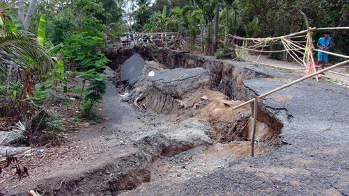 Mất ăn, mất ngủ vì “hố tử thần” ảnh 1