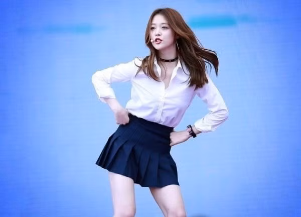 5-kieu-mot-cua-ca-chuc-nam-truoc-duoc-sao-han-lang-xe-9