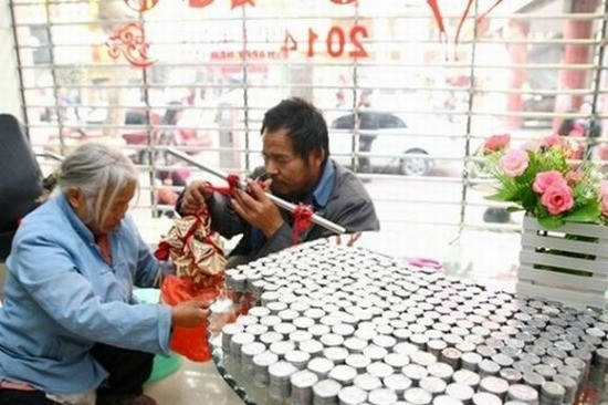 Câu chuyện cảm động về sự hy sinh của những người cha nghèo dành cho con Câu chuyện cảm động về sự hy sinh của những người cha nghèo dành cho con