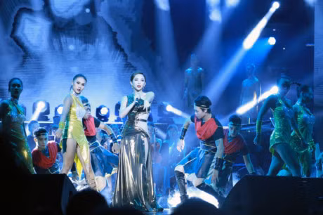 Bang Kieu lan dau hat bolero tren san khau - Anh 9