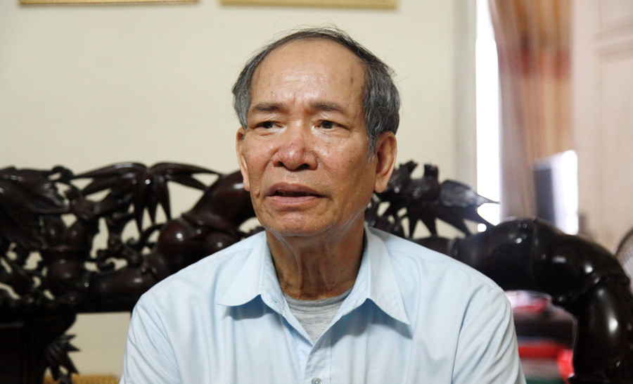 Thầy giáo Phùng Bá Đam. Ảnh: Vân Anh Thầy giáo Phùng Bá Đam. Ảnh: Vân Anh