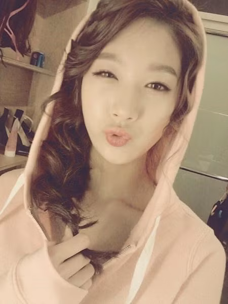 Những ngôi sao gợi cảm bậc nhất showbiz xứ Kim chi - ảnh 20