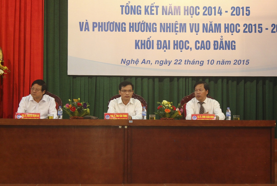 Đoàn chủ tịch chủ trì Hội nghị tại điểm cầu Nghệ An