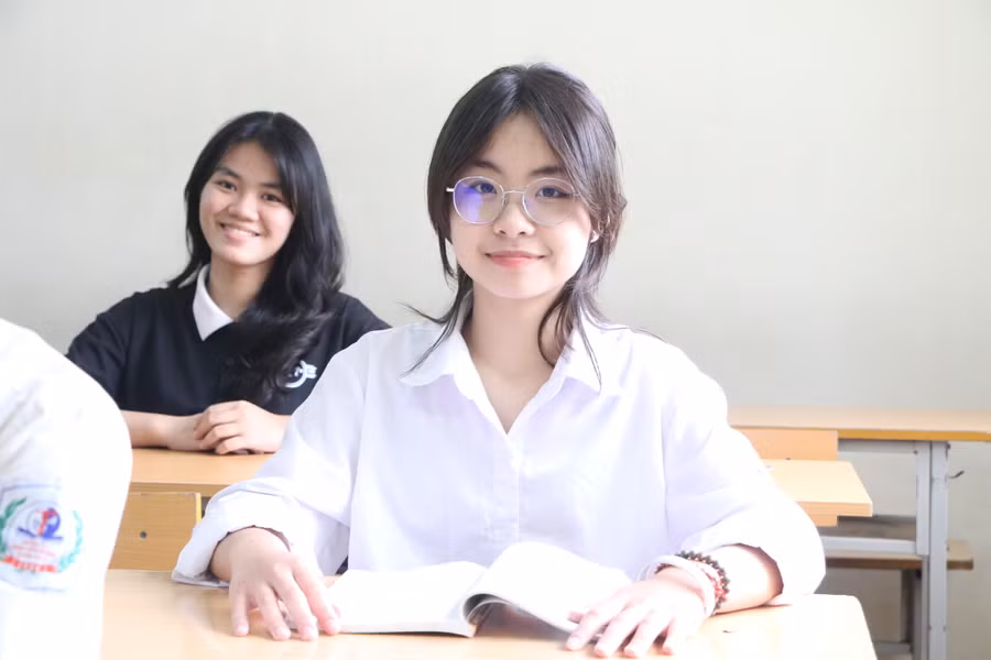 Học sinh Trường THPT Đinh Tiên Hoàng (Hà Nội). Ảnh: Đình Tuệ.