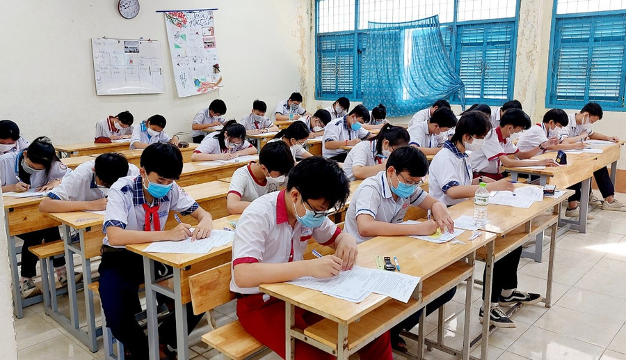 Học sinh lớp 9 tỉnh Sóc Trăng tập trung ôn luyện.