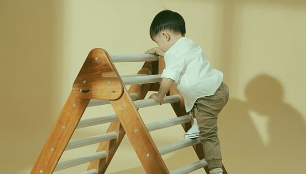 Trẻ em học tốt nhất thông qua hành vi được mô hình hóa. Ảnh minh họa.