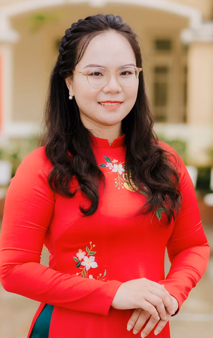 Cô Nguyễn Hồng Liên.