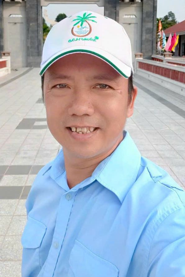 Thầy Đặng Khai Nguyên.