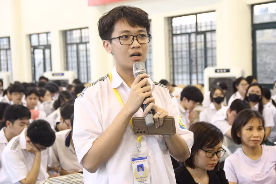 Học sinh Trường THPT Việt Trì (Phú Thọ) trong chương trình “Hành trình khởi nghiệp từ THPT” do sở GD&amp;ĐT phối hợp với Học viện Nông nghiệp Việt Nam tổ chức. Ảnh: TG