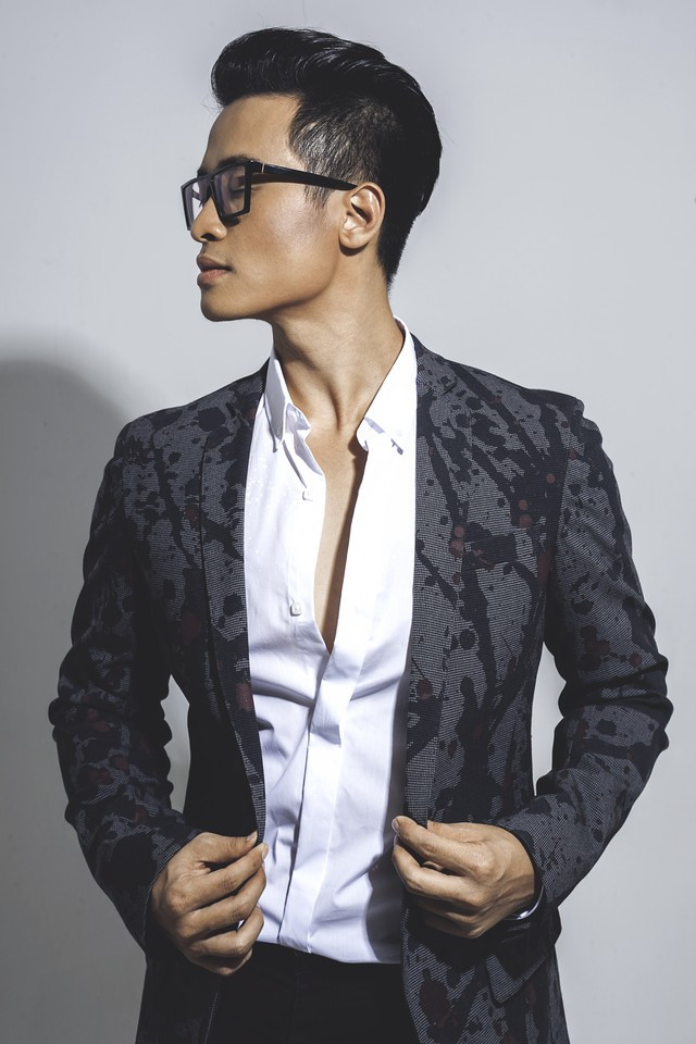Trong album, Hà Anh Tuấn đã làm một điều mà ít ca sĩ trẻ “dũng cảm” thực hiện đó là anh tự biến mình thành một phần trong ban nhạc, như một “nhạc công”, chứ không phải một ca sĩ chính dẫn dắt ca khúc hoàn toàn theo lập trường âm nhạc của bản thân. Chính vì lẽ đó, 8 ca khúc trong album mới vang lên theo những cách khác nhau, màu sắc cũng riêng biệt và khán giả sẽ có thể cảm nhận được những hơi thở trong từng thời điểm, hoàn cảnh, và vị trí cuộc sống của Hà Anh Tuấn, dù chỉ cần nghe bản thu qua CD.