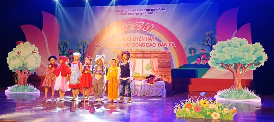 Một tiết mục thi kể chuyện trong Hội thi Bé kể chuyện hay – Bé với khúc hát đồng dao, dân ca