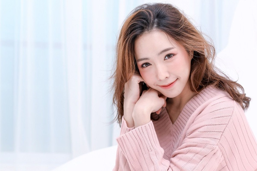 Vị trí xung quanh miệng khá nhạy cảm. Vì vậy, phái nữ nên chú ý trong việc chăm sóc. Ảnh: Elle. Vị trí xung quanh miệng khá nhạy cảm. Vì vậy, phái nữ nên chú ý trong việc chăm sóc. Ảnh: Elle.