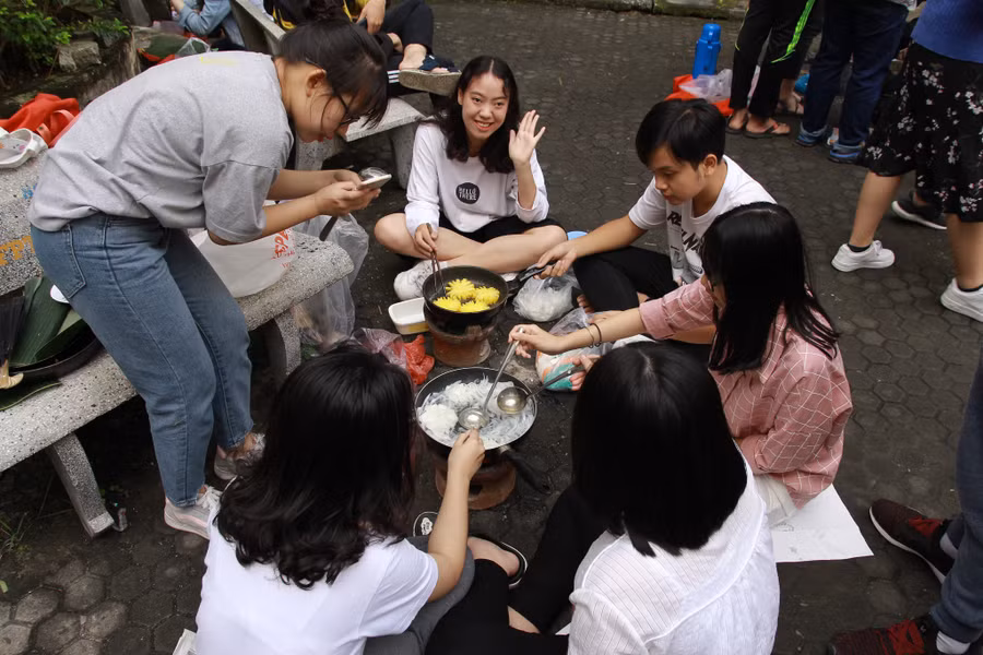 Thi làm bánh, mứt truyền thống giữa các lớp Thi làm bánh, mứt truyền thống giữa các lớp