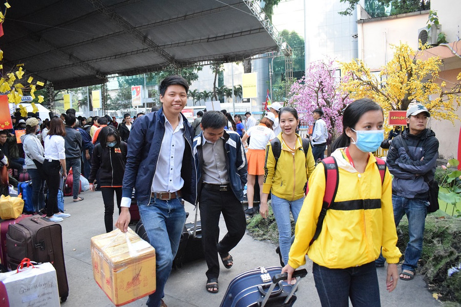 Hành lý cho chuyến về quê được các bạn sinh viên chuẩn bị đầy đủ