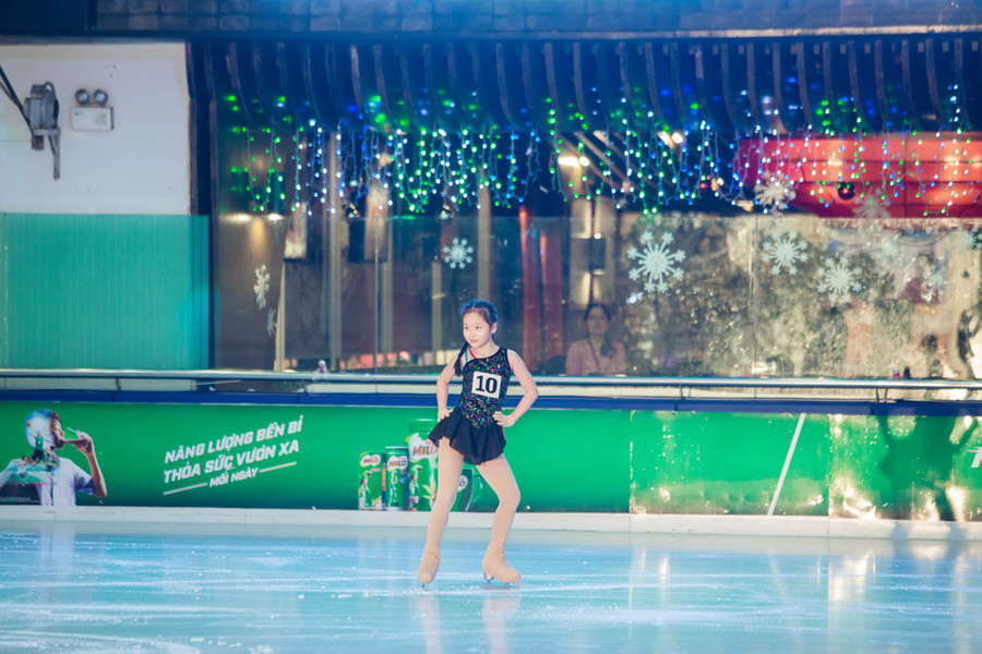 Cúp Vincom mùa thứ 3 khởi động từ ngày 22/12 với các hoạt động tập huấn cho cả thí sinh và trọng tài. Giải đấu thu hút 50 thí sinh từ 7 tới 23 tuổi, phân về 6 cấp độ: Senior, Junior, Basic Novice B, Basic Novice A, Pre-Novice và Juvenille, dựa trên tiêu chí độ tuổi và nội dung thi.