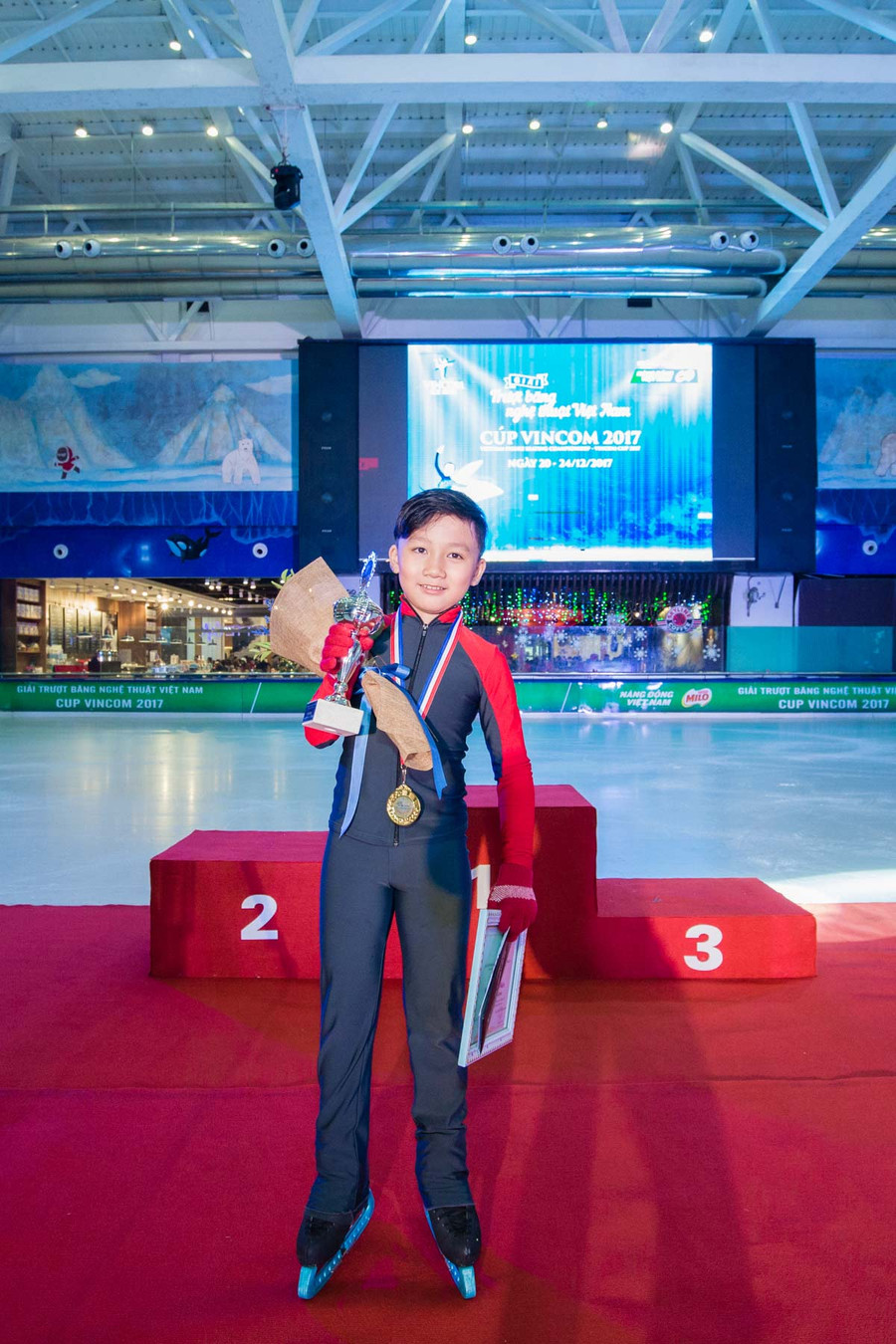 Bé Nguyễn Quang Minh – VĐV nhỏ tuổi nhất (8 tuổi) đạt giải tại đêm Chung kết