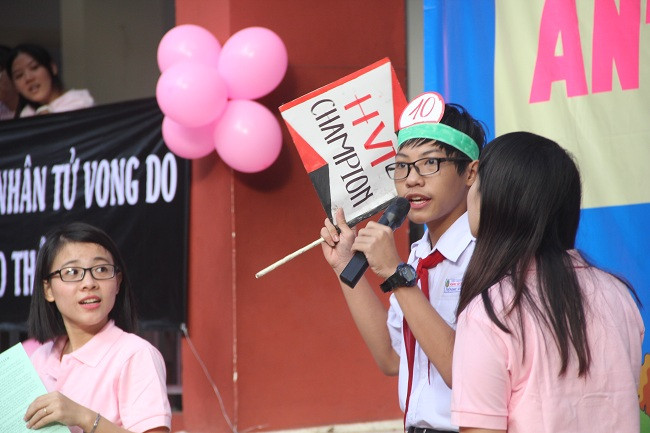 Trà lời các câu hỏi bằng tiếng Anh qua gameshow nhỏ