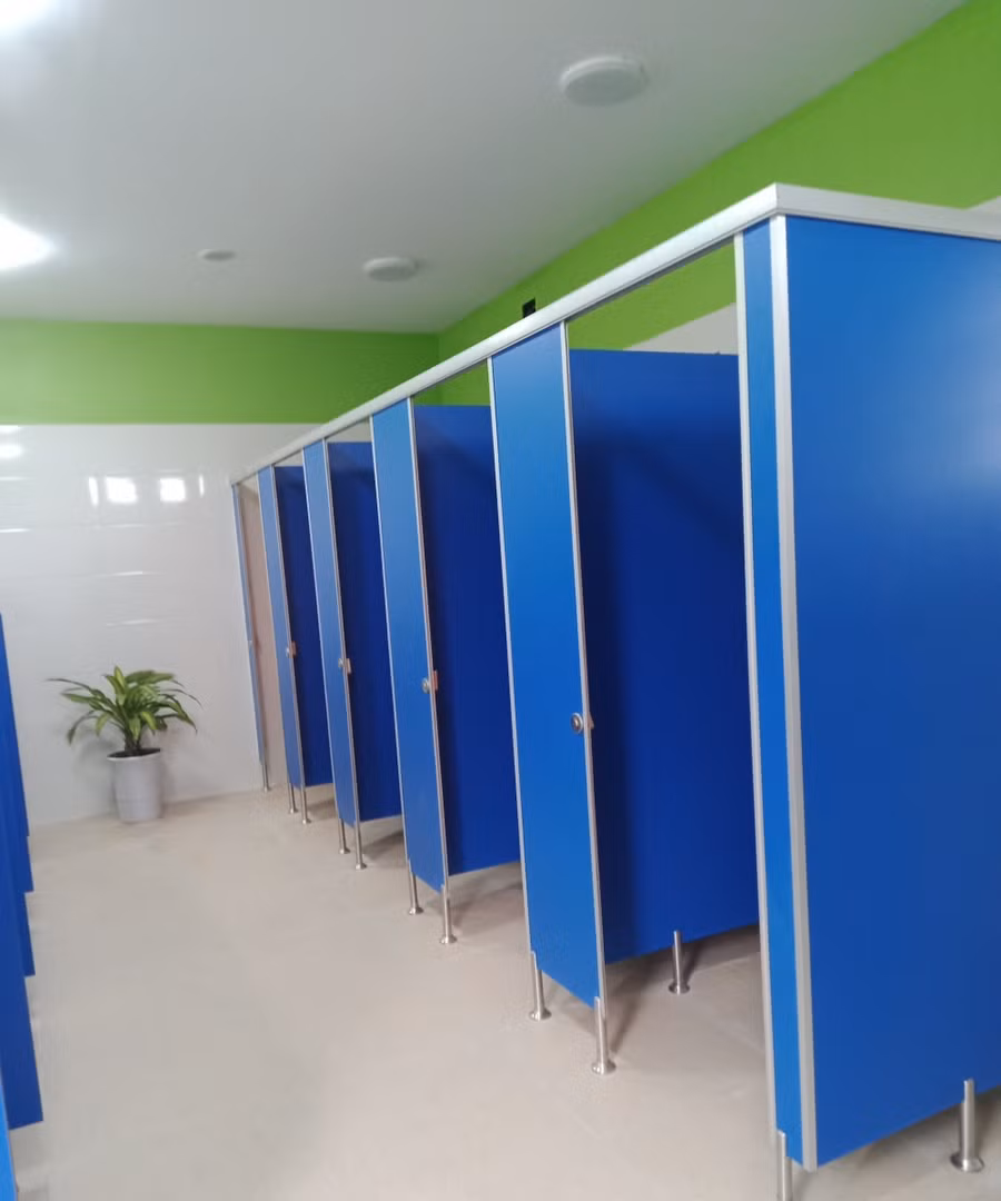 Nhà vệ sinh trường học như ở nhà mình ảnh 2