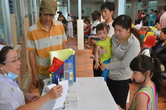 Lệch vách ngăn mũi, viêm niêm mạc mũi, phì đại amiđan... có thể dẫn đến tình trạng ngáy. Ảnh: Tấn Thành