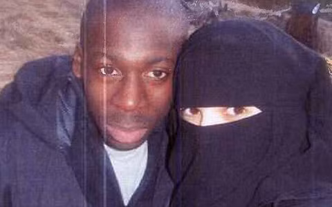 Pháp truy nã gắt gao vợ hung thủ tấn công siêu thị Kosher