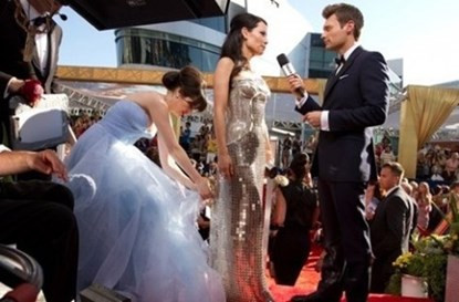 Sao ngượng ngùng vì sự cố váy áo tại Quả cầu vàng ảnh 14 Sao ngượng ngùng vì sự cố váy áo tại Quả cầu vàng ảnh 14