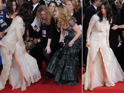 Sao ngượng ngùng vì sự cố váy áo tại Quả cầu vàng ảnh 9 Sao ngượng ngùng vì sự cố váy áo tại Quả cầu vàng ảnh 9