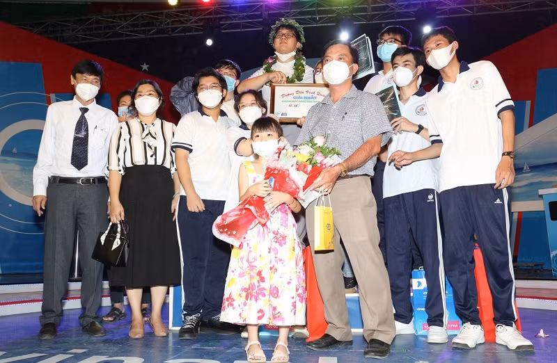 Bảo An chung vui cùng thầy cô và gia đình.