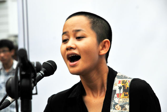 Những “mỹ nhân đầu trọc” gây xôn xao showbiz Việt ảnh 4 Những “mỹ nhân đầu trọc” gây xôn xao showbiz Việt ảnh 4