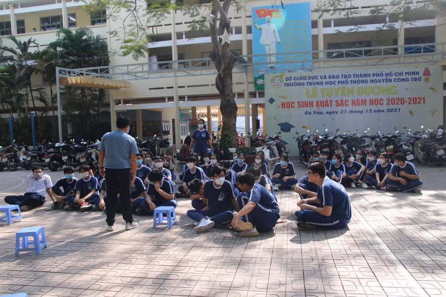 Một tiết học thể dục ở Trường THPT Nguyễn Công Trứ (quận Gò Vấp). Ảnh: Nam Sơn.