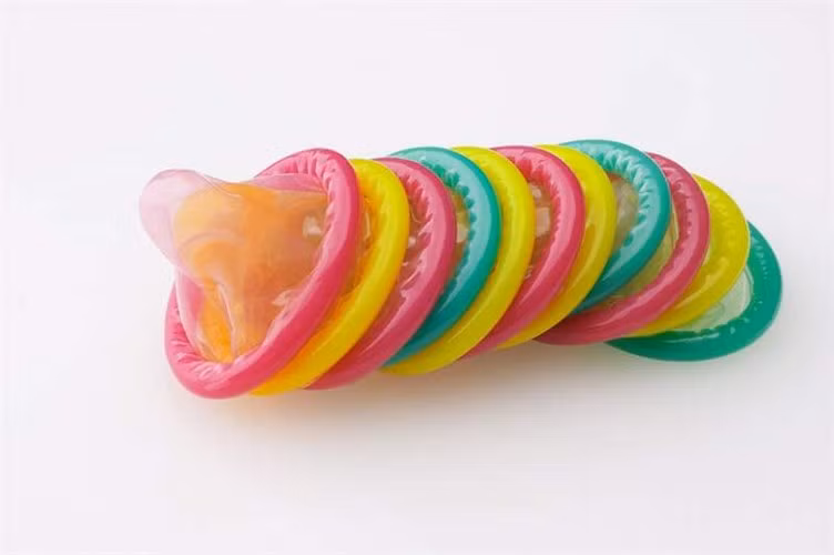 9 sự thật chết cười về bao cao su