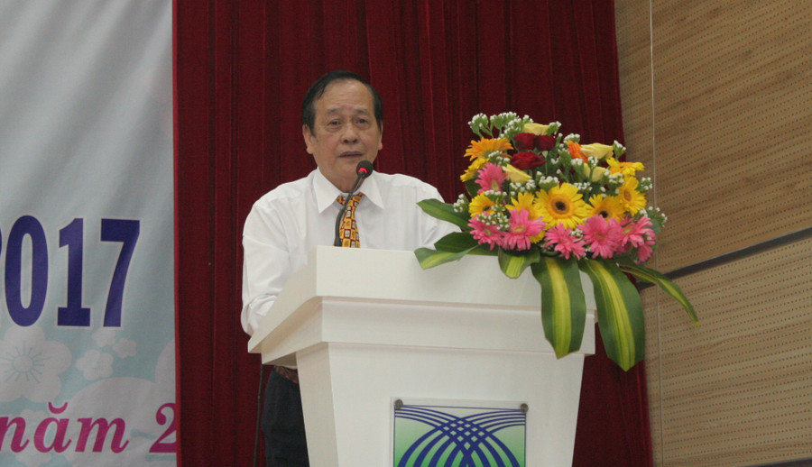 Ths Nguyễn Cao Đạt - Phó hiệu trưởng Trường ĐH Cửu Long - phát biểu khai giảng năm học mới