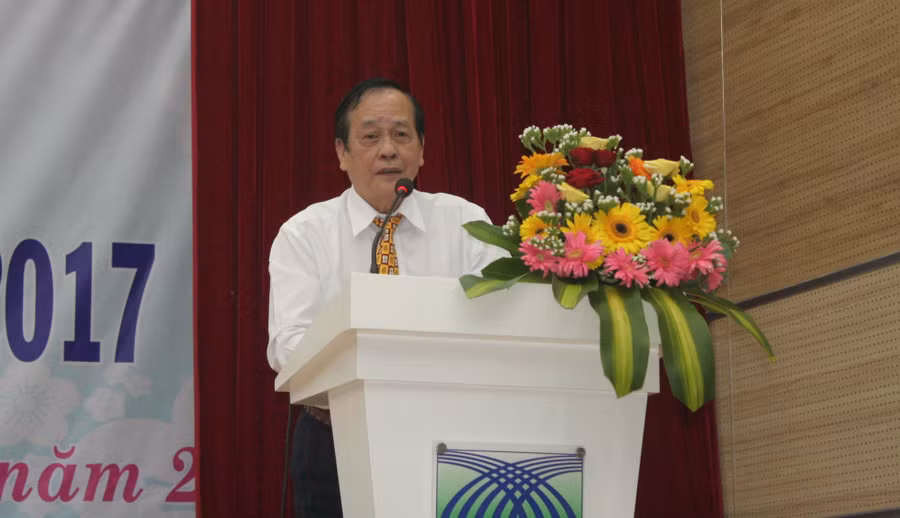 Ths Nguyễn Cao Đạt - Phó hiệu trưởng Trường ĐH Cửu Long - phát biểu khai giảng năm học mới