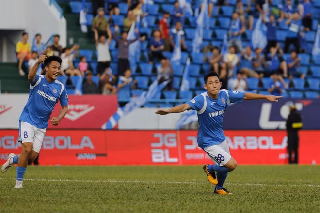 Hai Long thi đấu bùng nổ trong màu áo Than Quảng Ninh.